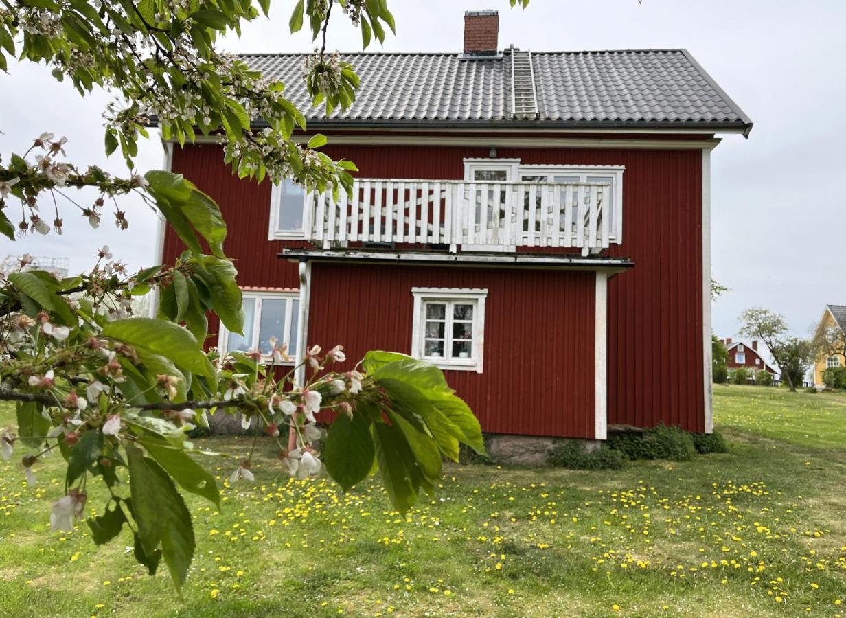 Cozy Red Cottage In The Countryside Outside Vimmerby Gullringen Εξωτερικό φωτογραφία